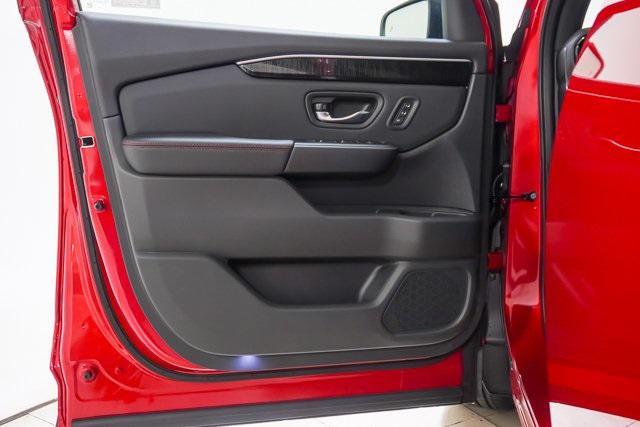 new 2025 Honda Pilot car, priced at $51,981