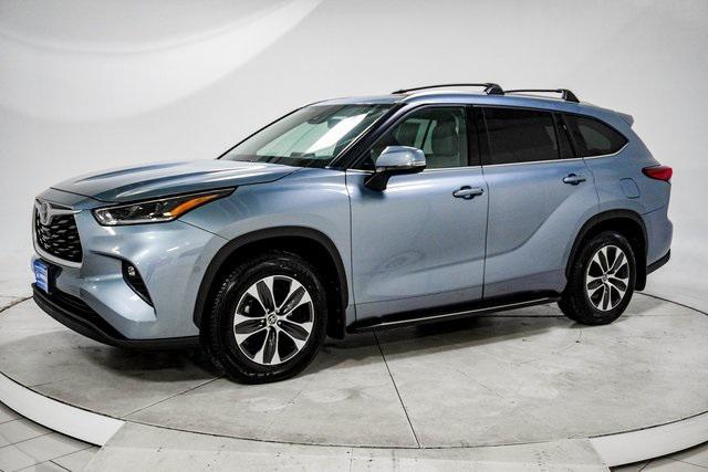 used 2021 Toyota Highlander car, priced at $27,957