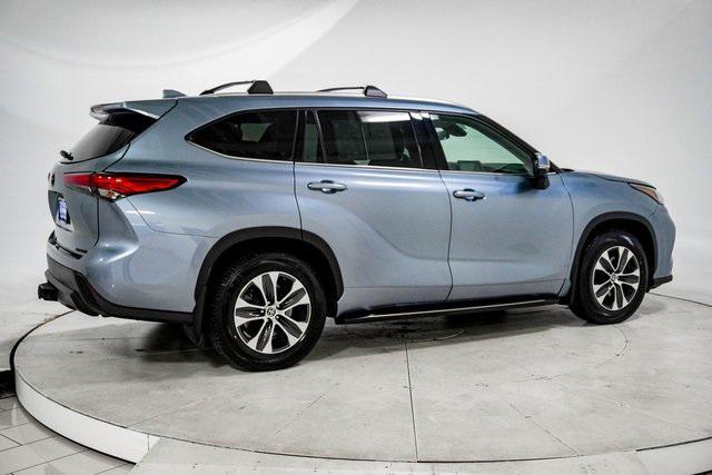 used 2021 Toyota Highlander car, priced at $27,957