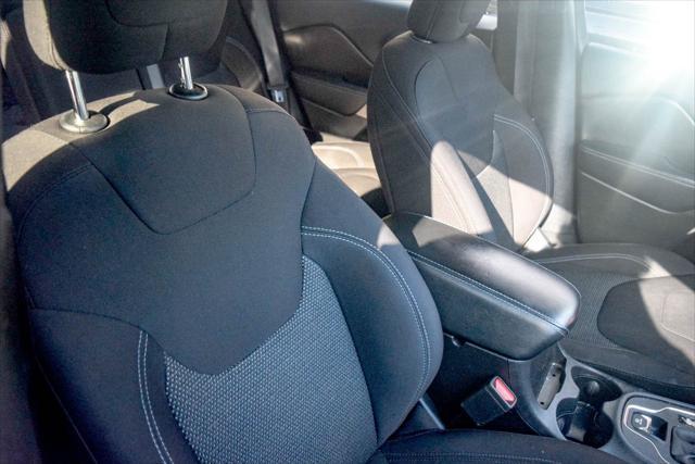 used 2020 Jeep Cherokee car, priced at $14,498
