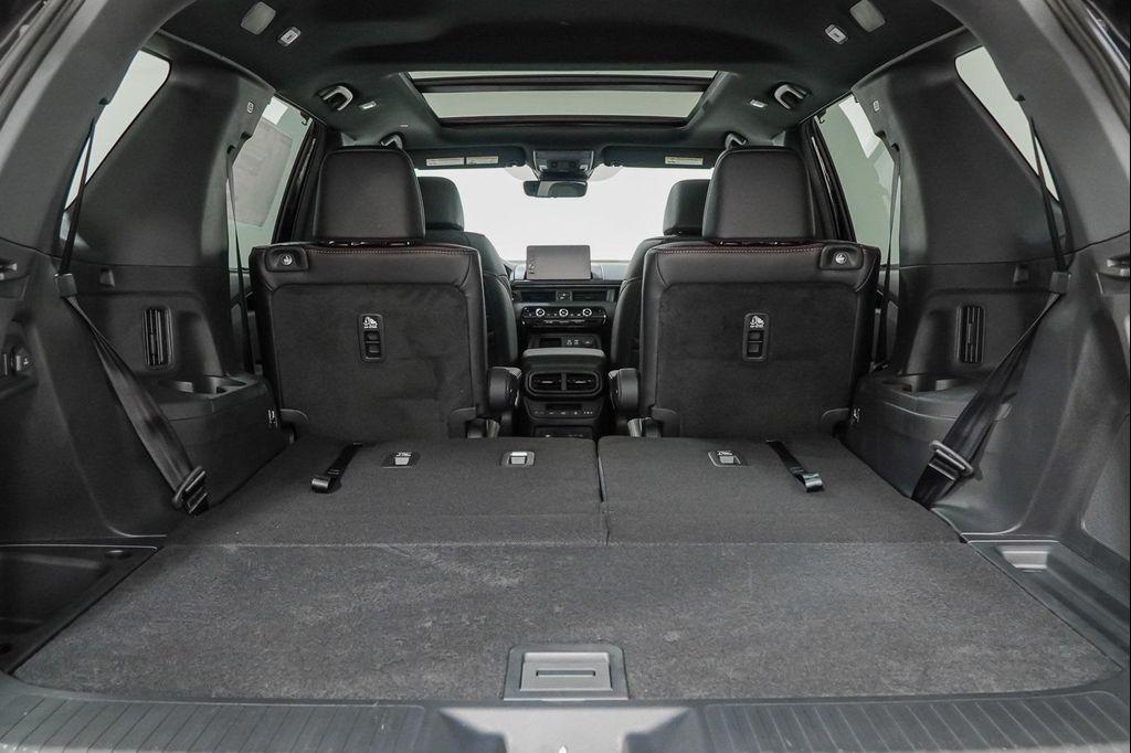new 2025 Honda Pilot car, priced at $47,632