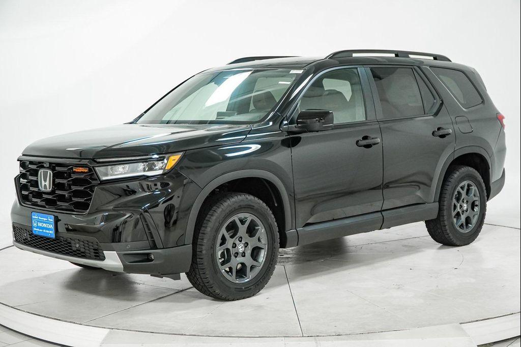 new 2025 Honda Pilot car, priced at $47,632