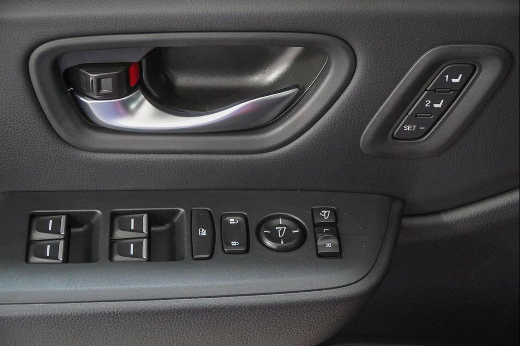 new 2025 Honda Pilot car, priced at $48,059