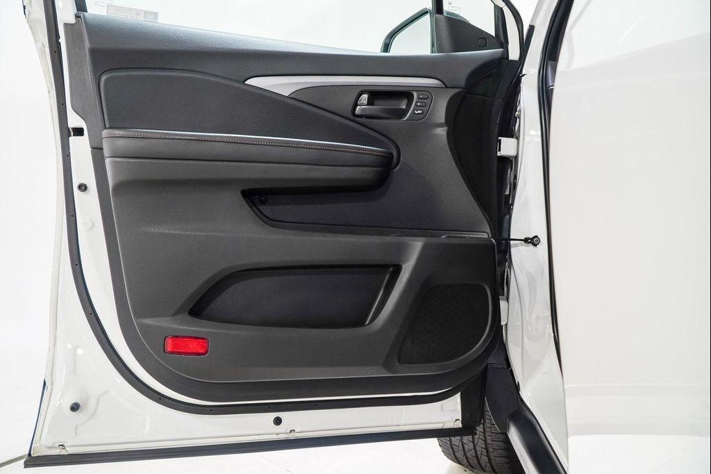 used 2022 Honda Passport car, priced at $34,495