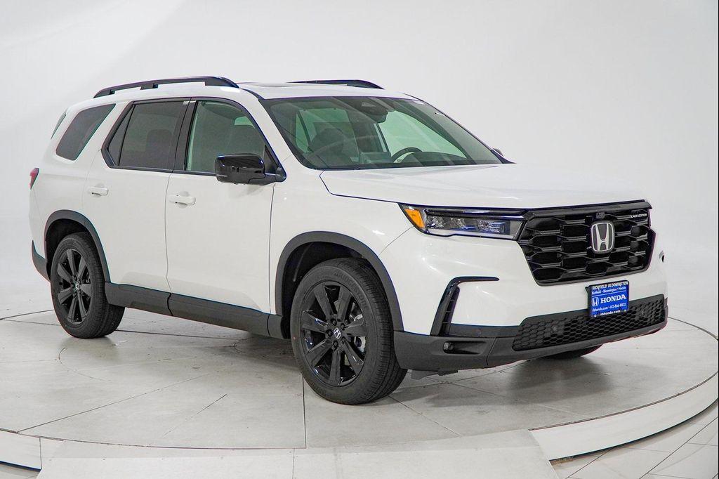 new 2025 Honda Pilot car, priced at $51,826