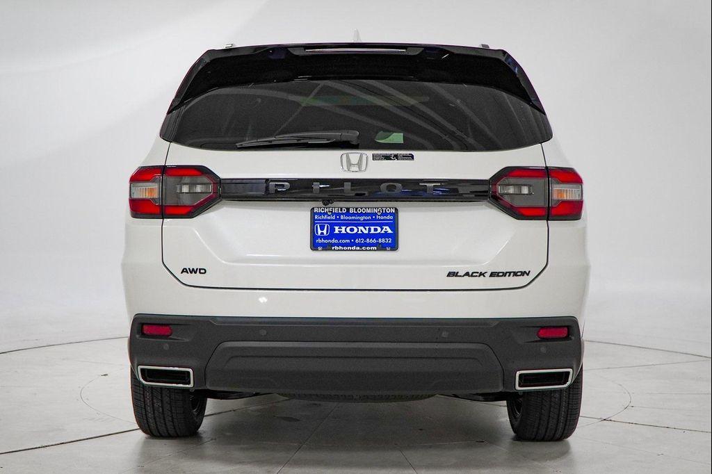 new 2025 Honda Pilot car, priced at $51,826