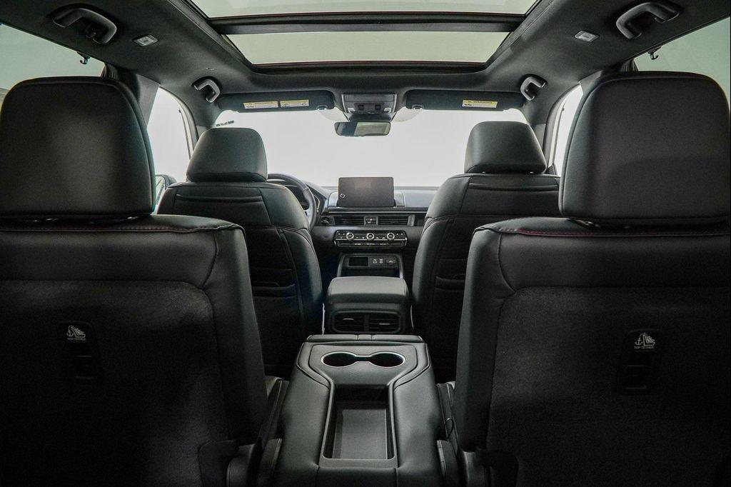new 2025 Honda Pilot car, priced at $51,826