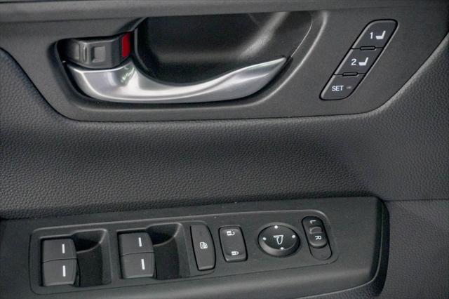used 2025 Honda CR-V Hybrid car, priced at $38,298