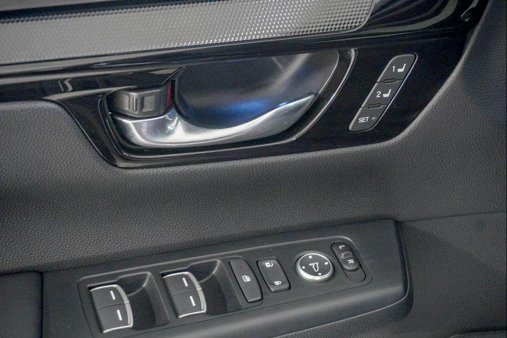 used 2025 Honda CR-V Hybrid car, priced at $38,797