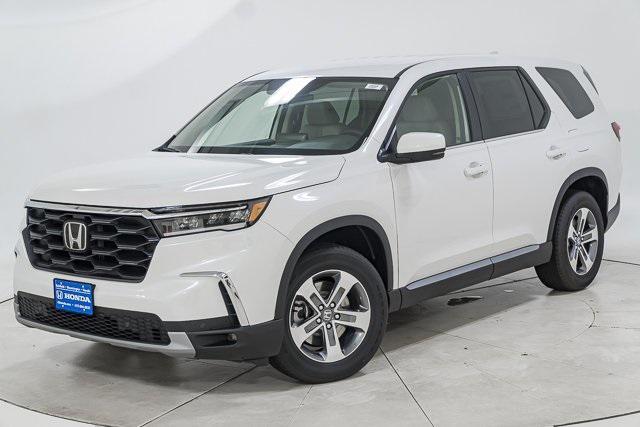 new 2025 Honda Pilot car, priced at $44,650