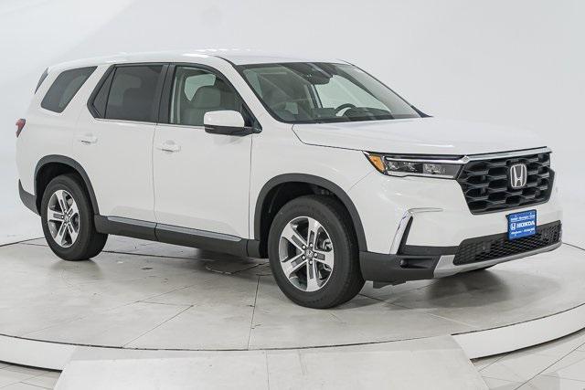 new 2025 Honda Pilot car, priced at $44,650