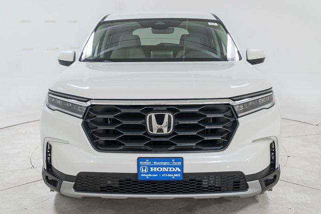 new 2025 Honda Pilot car, priced at $44,650