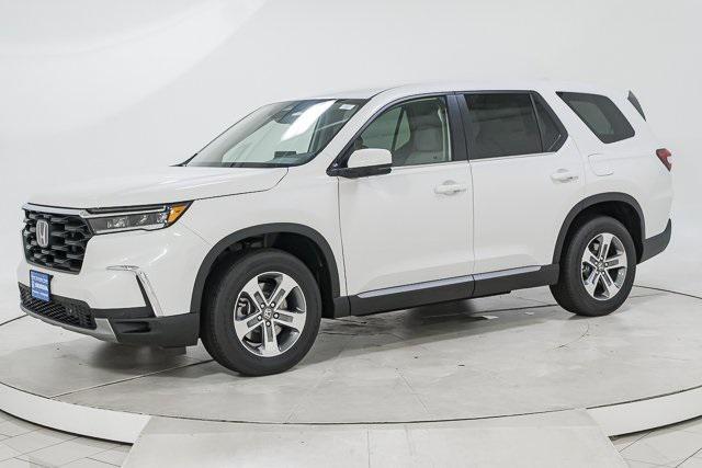 new 2025 Honda Pilot car, priced at $44,650