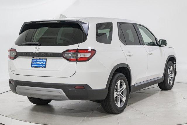 new 2025 Honda Pilot car, priced at $44,650