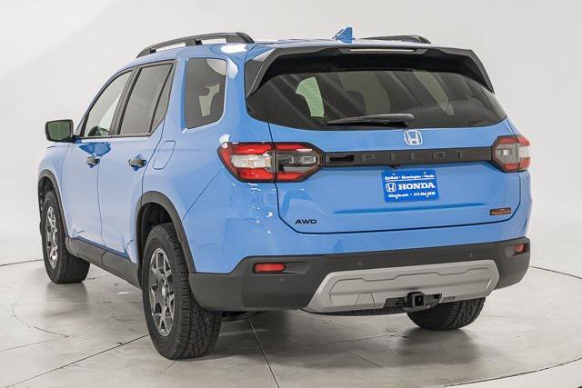 new 2025 Honda Pilot car, priced at $48,059