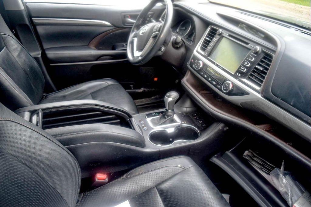 used 2019 Toyota Highlander car, priced at $29,295