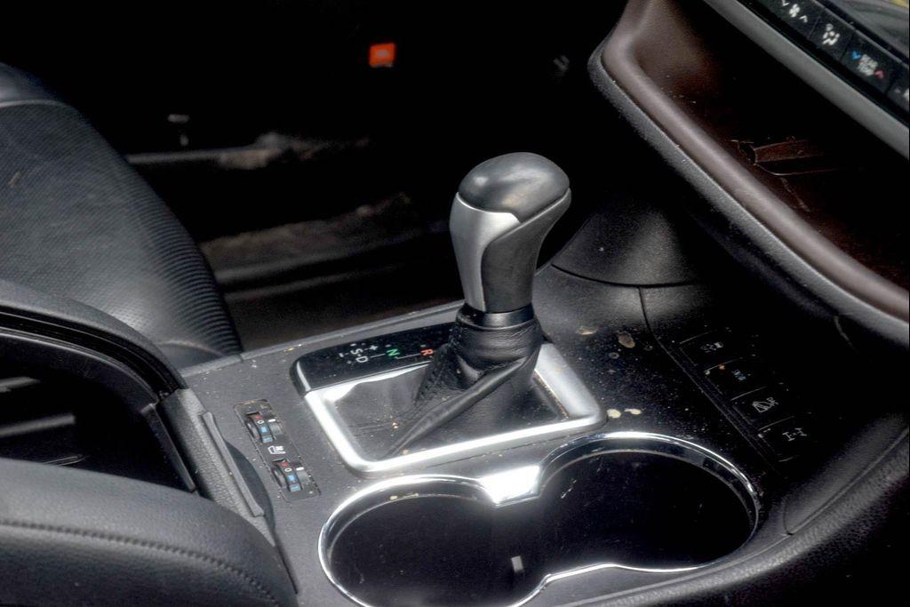 used 2019 Toyota Highlander car, priced at $29,295