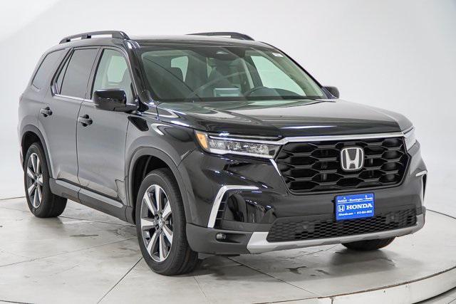 new 2025 Honda Pilot car, priced at $47,177