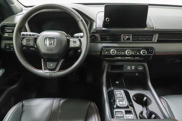 new 2025 Honda Pilot car, priced at $47,632