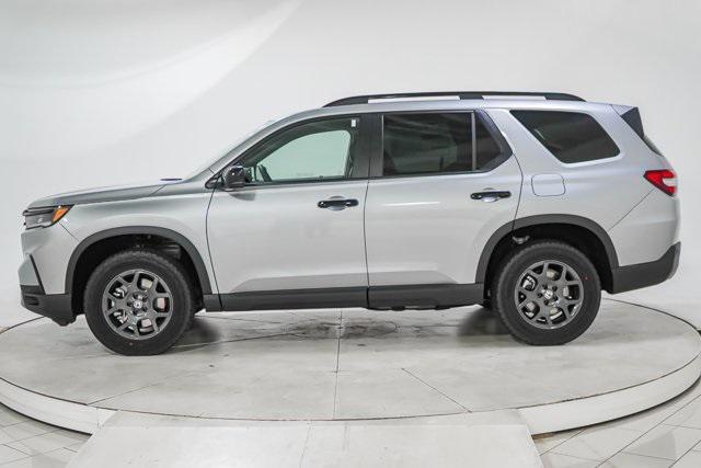 new 2025 Honda Pilot car, priced at $47,632