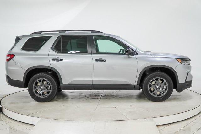 new 2025 Honda Pilot car, priced at $47,632