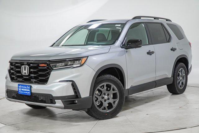 new 2025 Honda Pilot car, priced at $47,632