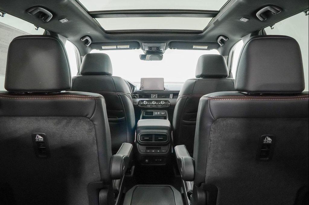 new 2025 Honda Pilot car, priced at $47,632