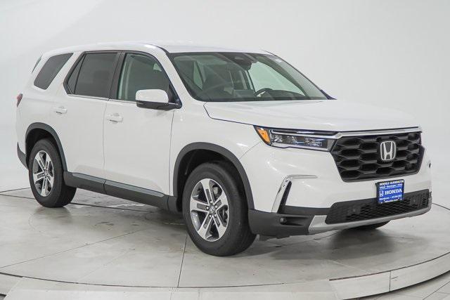 new 2025 Honda Pilot car, priced at $44,495