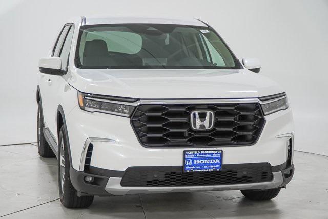 new 2025 Honda Pilot car, priced at $44,495