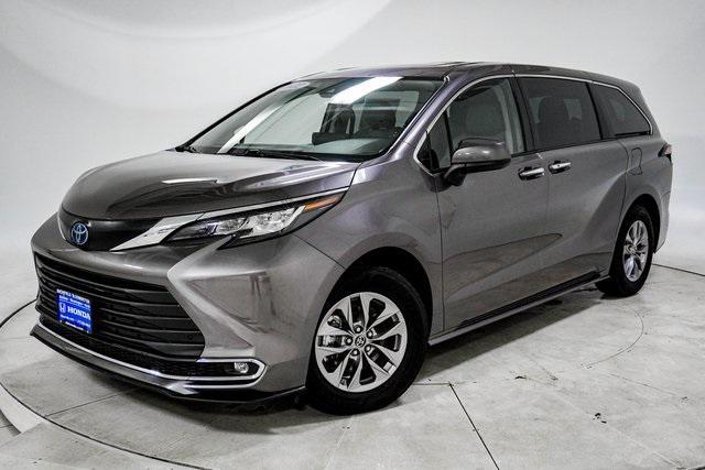 used 2022 Toyota Sienna car, priced at $37,998