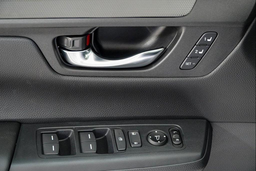 new 2026 Honda CR-V Hybrid car, priced at $39,815