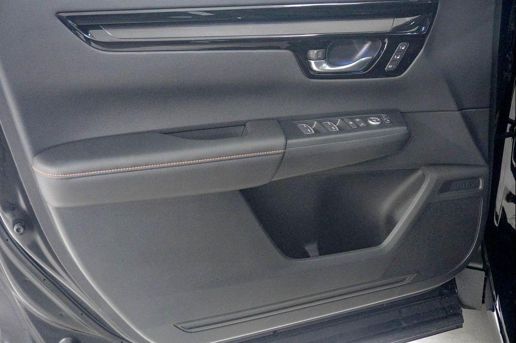 used 2025 Honda CR-V Hybrid car, priced at $39,595