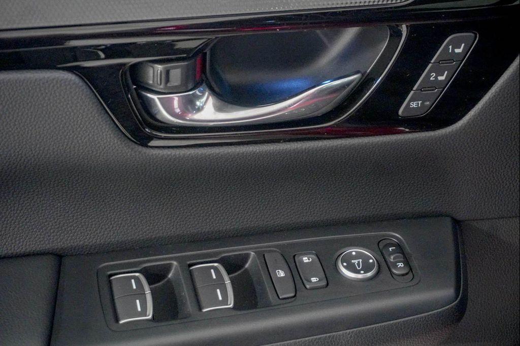 used 2025 Honda CR-V Hybrid car, priced at $39,598