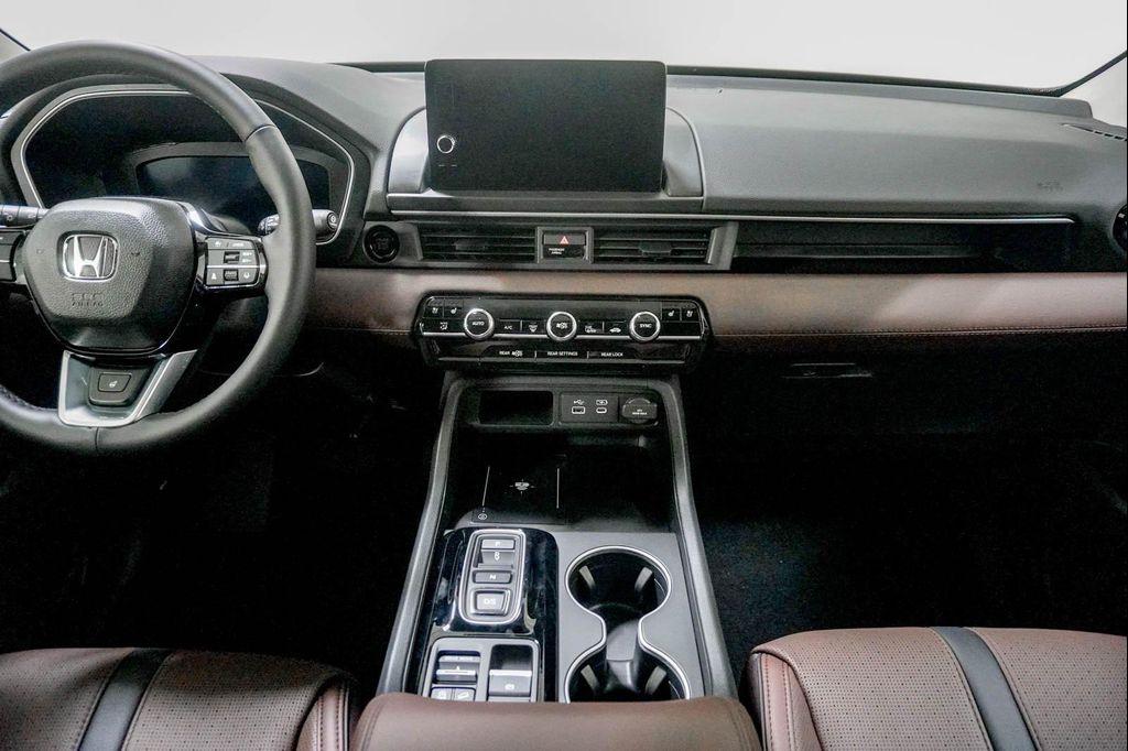 new 2025 Honda Pilot car, priced at $50,022