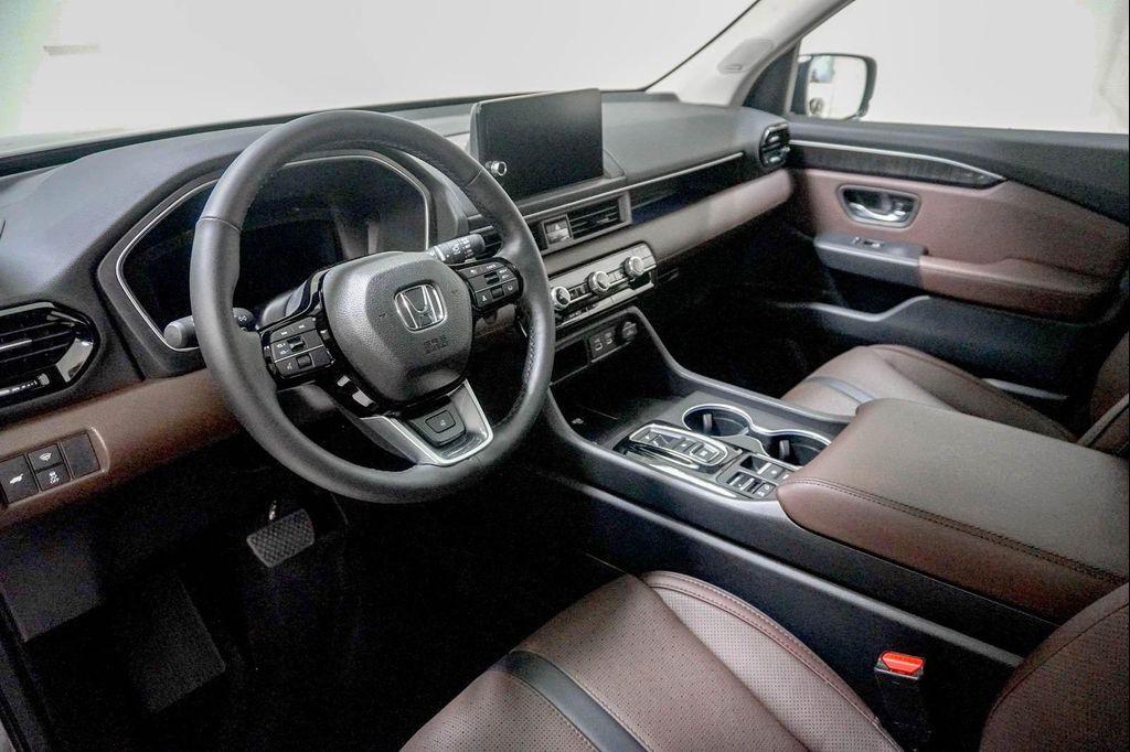 new 2025 Honda Pilot car, priced at $50,022