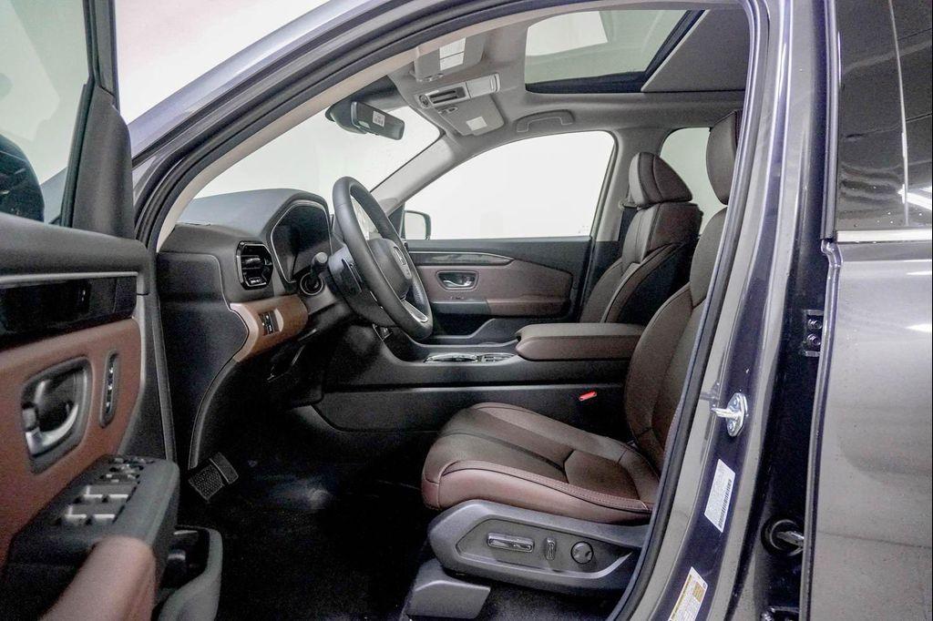 new 2025 Honda Pilot car, priced at $50,022