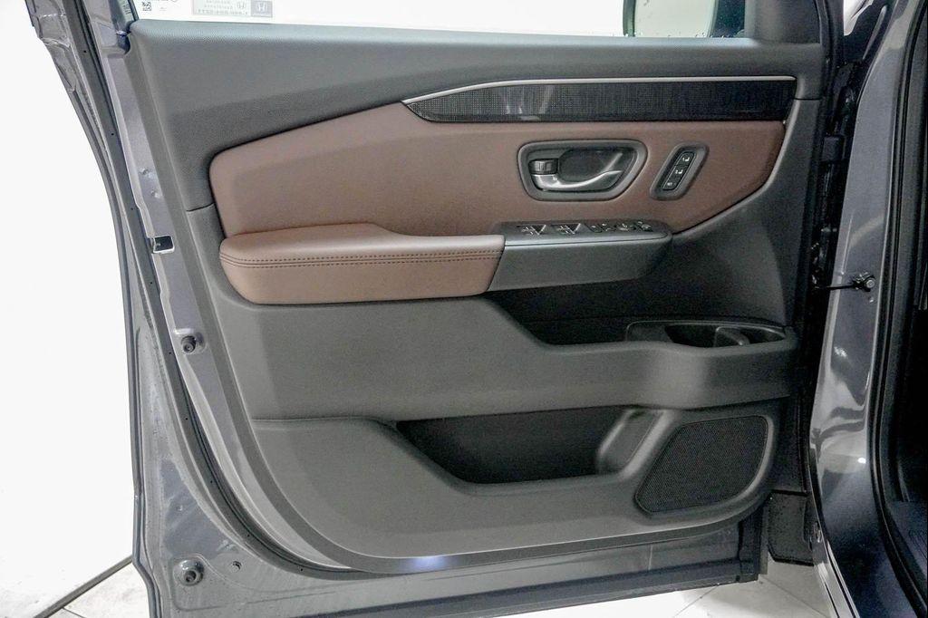 new 2025 Honda Pilot car, priced at $50,022