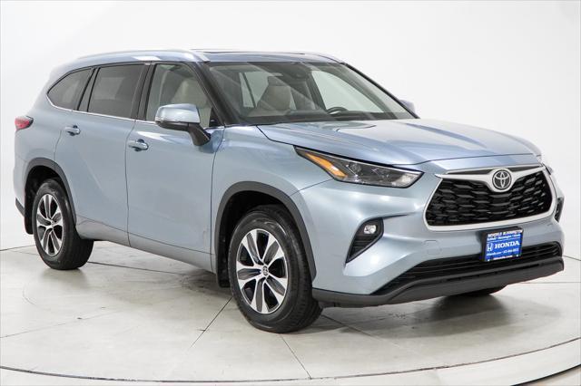 used 2022 Toyota Highlander car, priced at $36,595