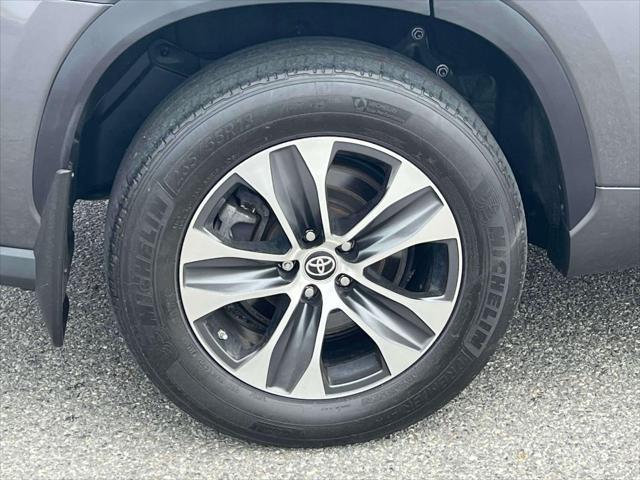 used 2022 Toyota Highlander car, priced at $30,243