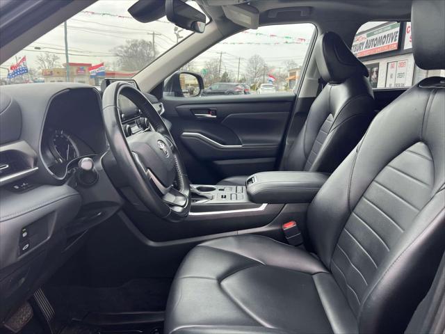 used 2022 Toyota Highlander car, priced at $30,243