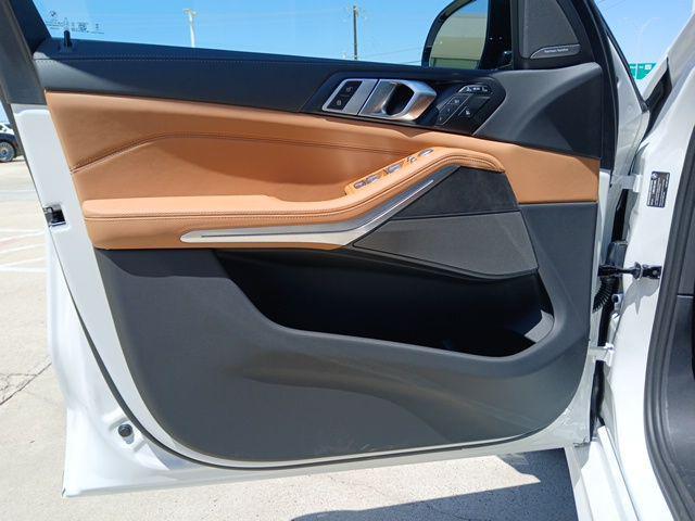 new 2025 BMW X7 car, priced at $92,845