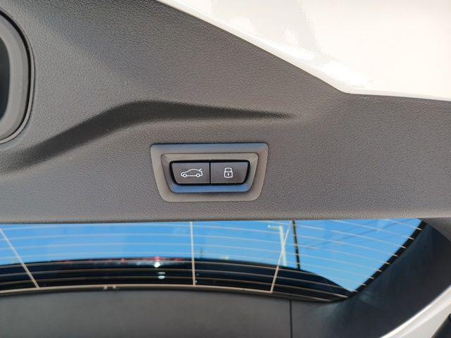 new 2025 BMW X7 car, priced at $92,845