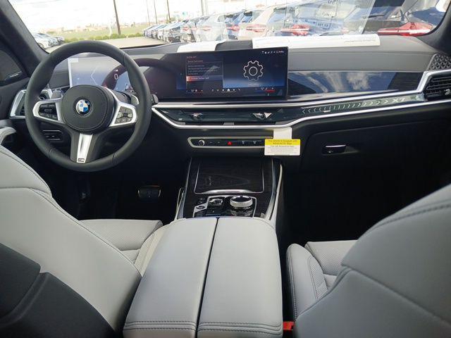 new 2026 BMW X7 car, priced at $99,025