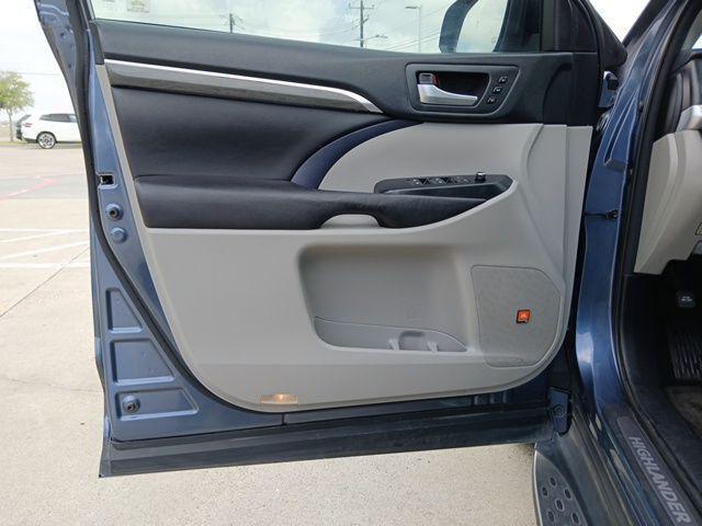 used 2017 Toyota Highlander car, priced at $22,990