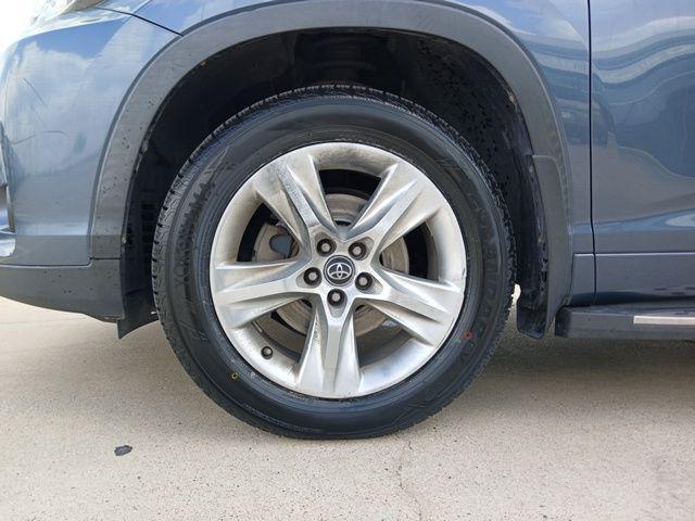 used 2017 Toyota Highlander car, priced at $22,990
