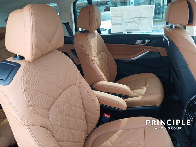 new 2025 BMW X7 car, priced at $88,090
