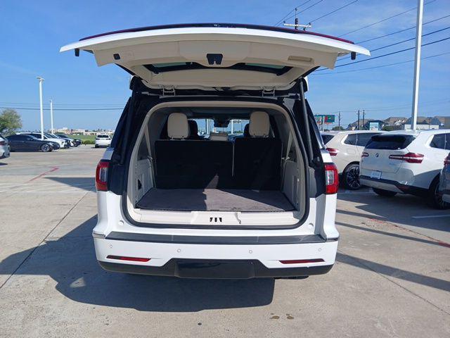 used 2020 Lincoln Navigator car, priced at $52,999