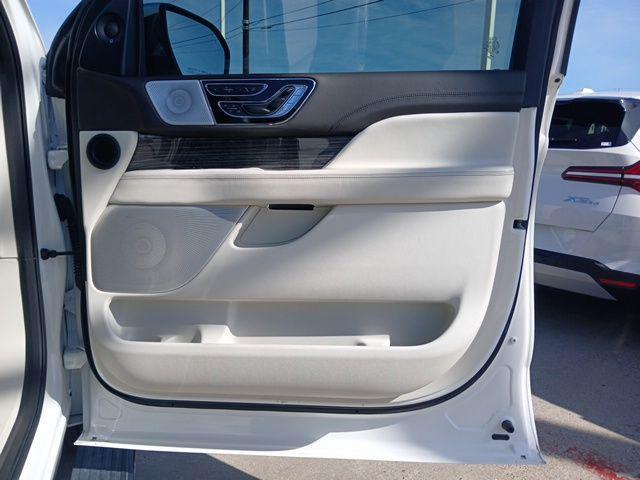 used 2020 Lincoln Navigator car, priced at $52,999