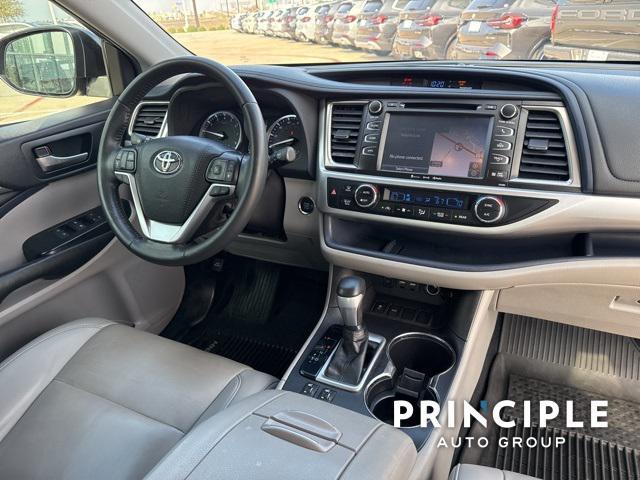 used 2019 Toyota Highlander car, priced at $26,576