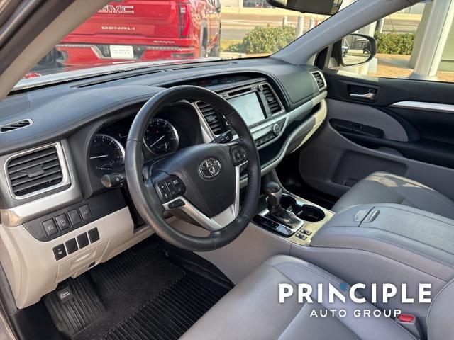 used 2019 Toyota Highlander car, priced at $26,576